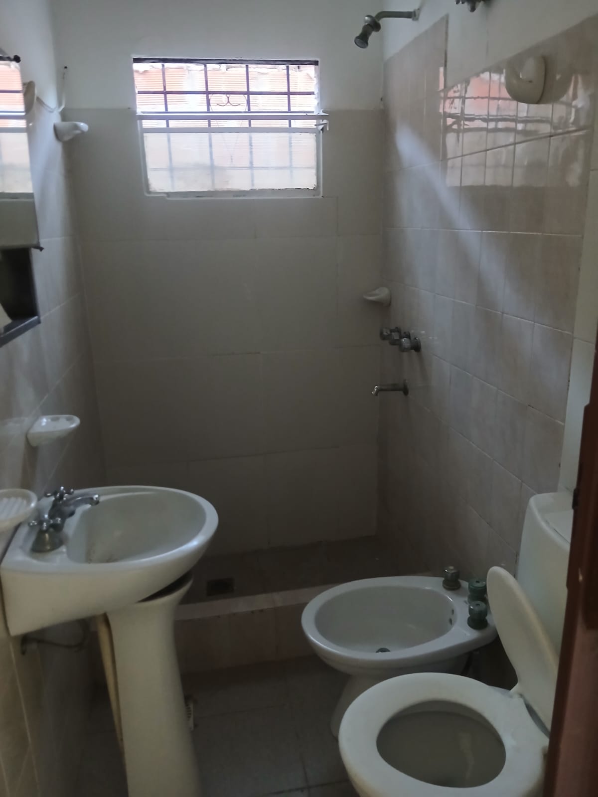 Hermosa Casita a 20m de Av Luján - imagen 11
