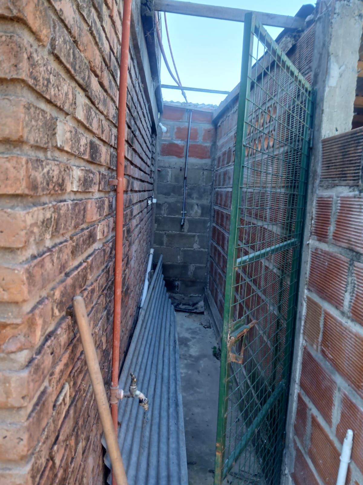 Hermosa Casita a 20m de Av Luján - imagen 4
