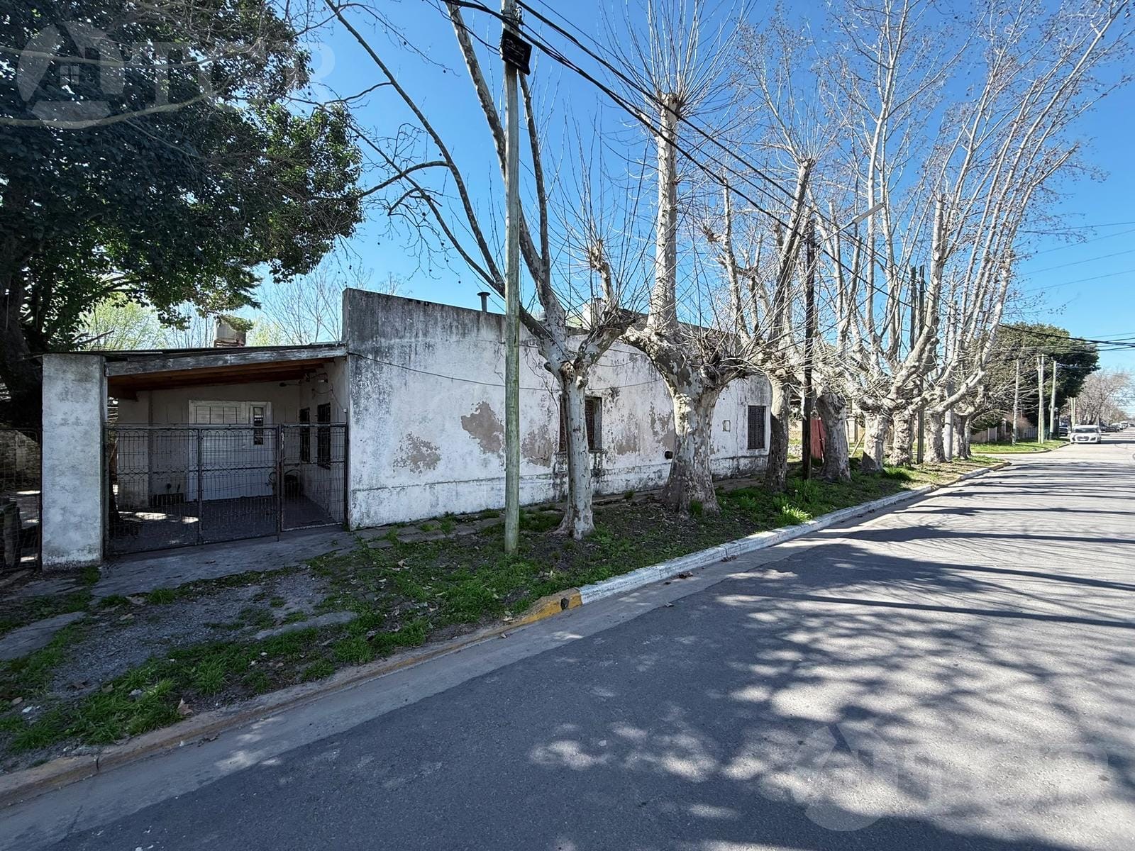 Terreno en esquina 400 m² con construcción a reciclar - imagen 4