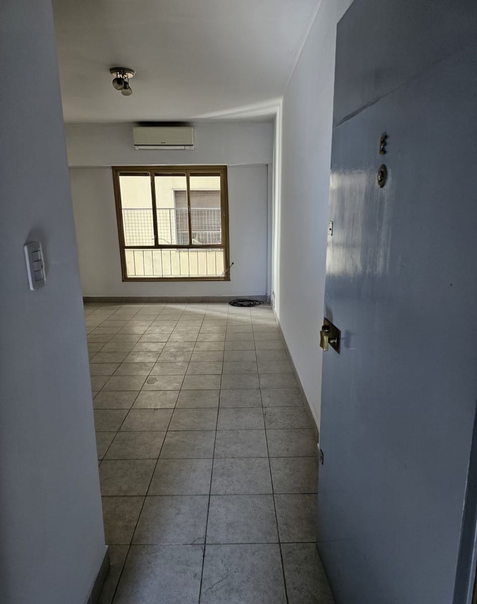 DEPARTAMENTO LUMIMOSO, ACOGEDOR, REFACCIONADO ¡LISTO PARA HABITARSE! - imagen 2