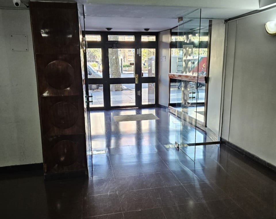 DEPARTAMENTO LUMIMOSO, ACOGEDOR, REFACCIONADO ¡LISTO PARA HABITARSE! - imagen 17