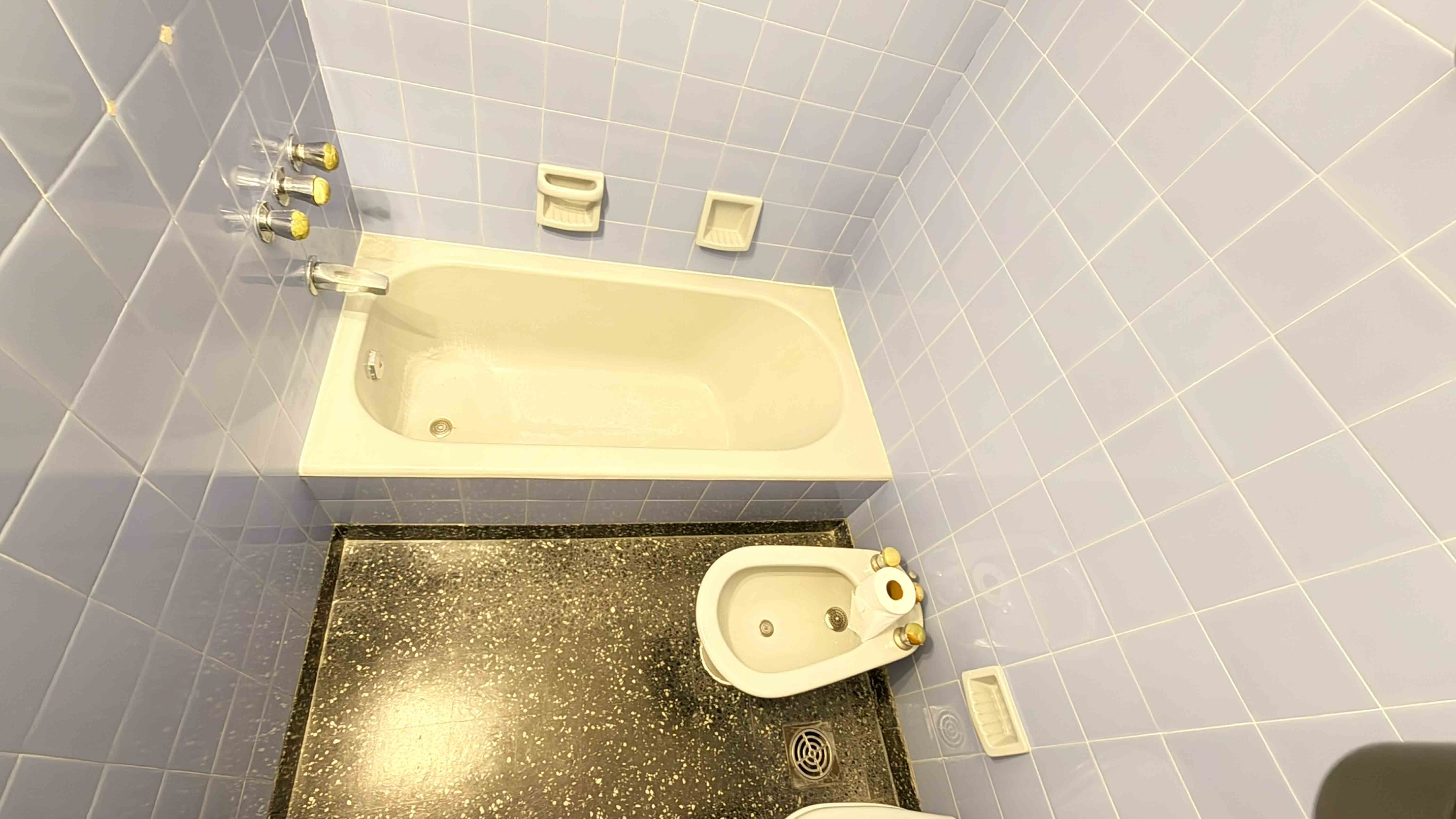 CASA EN LOTE PROPIO | 3 AMBIENTES | COCHERA ? | PATIO ? | GRAN TERRAZA - imagen 6
