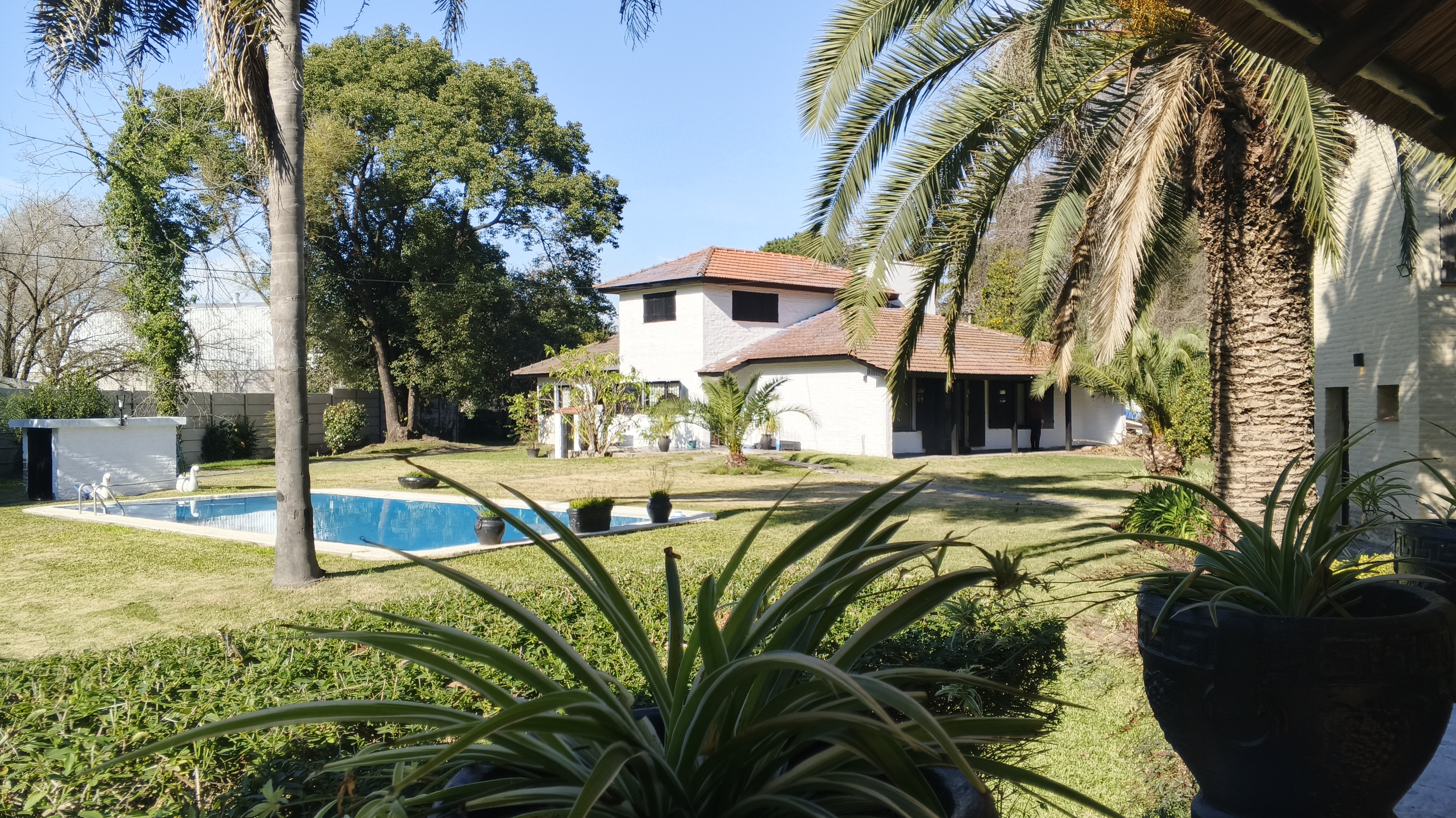 EXPECTACULAR QUINTA DE 8 AMB. EN VENTA EN TORTUGUITAS