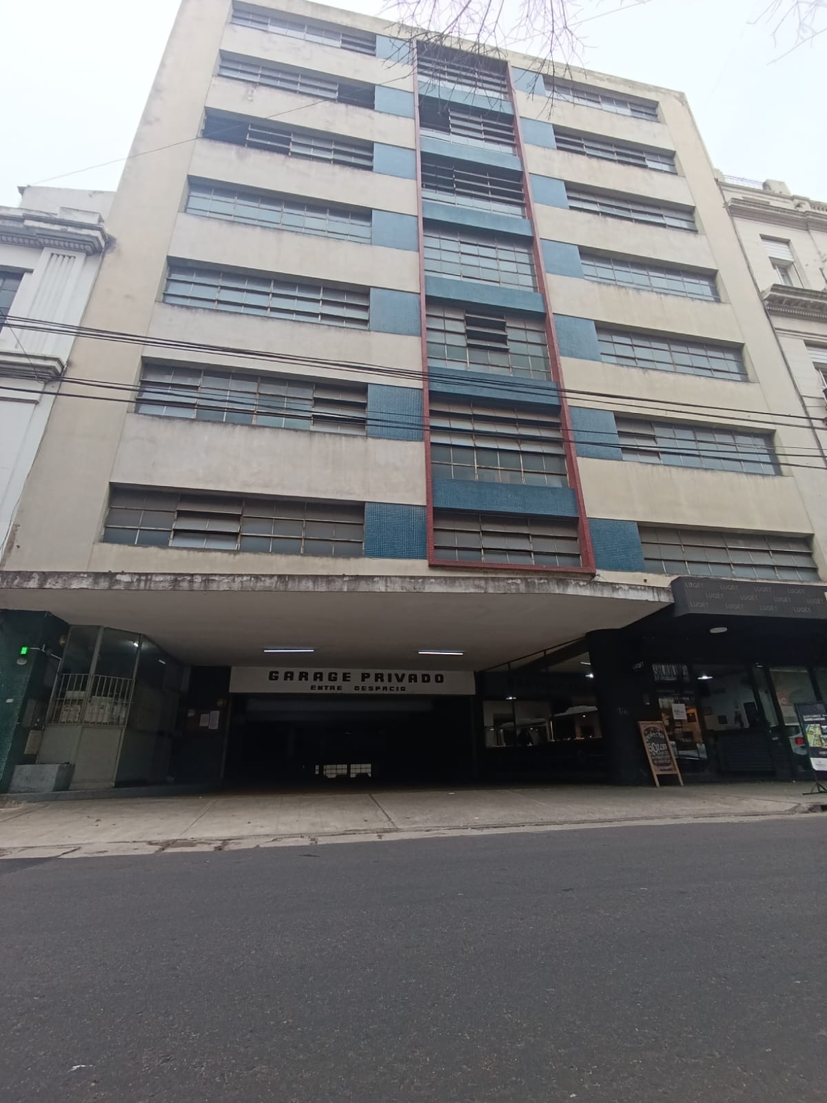 Excelente Cochera Fija Para Camioneta 4x4 / Suv Grande Recoleta - Barrio Norte - imagen 3